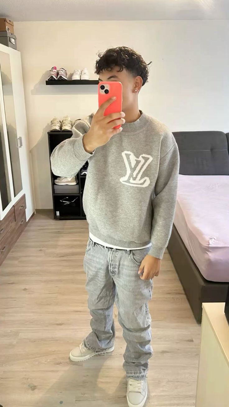 Hoodies & Sweaters